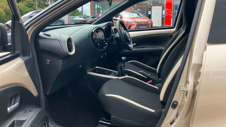 Toyota Aygo X 1.0 VVT-i Edge 5dr Petrol Hatchback